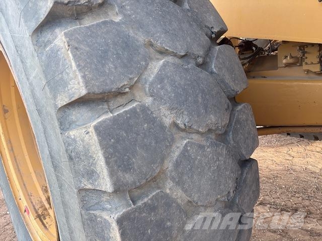 CAT 777B 铰接式自卸车