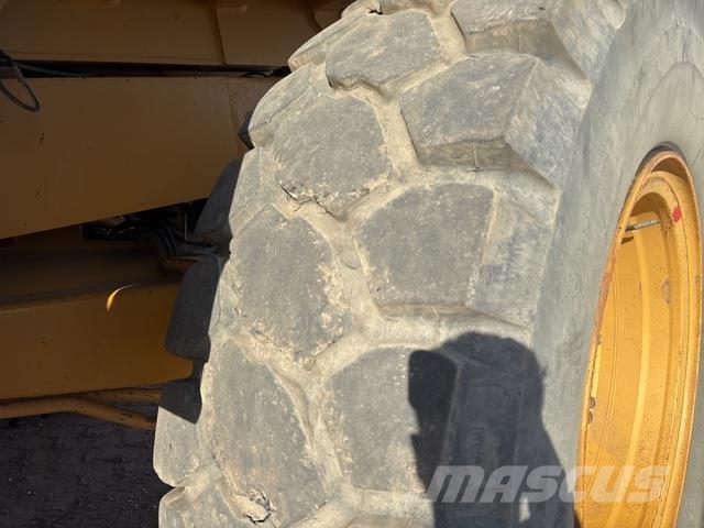 CAT 777B 铰接式自卸车