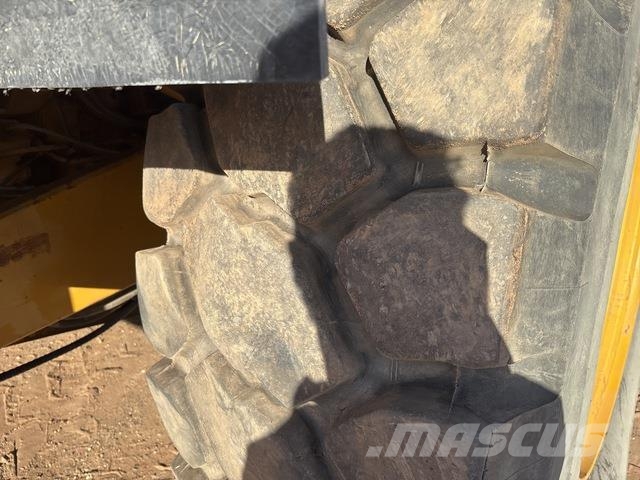CAT 777B 铰接式自卸车