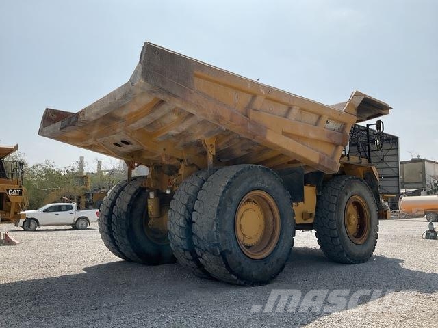 CAT 777F Midjestyrd dumper