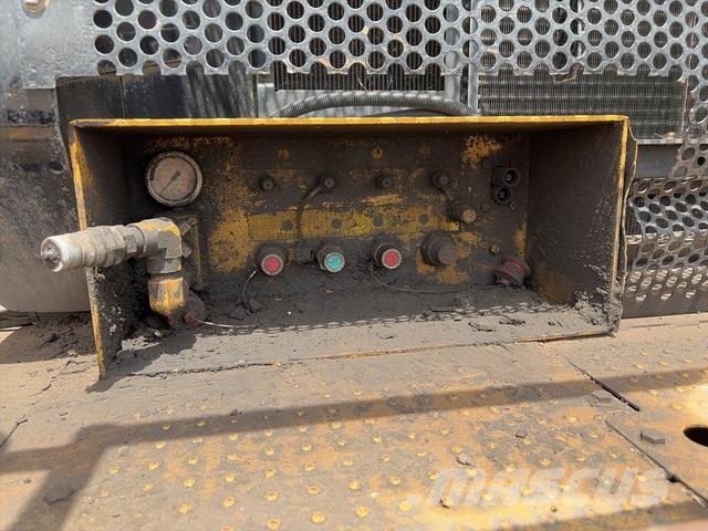 CAT 777F Midjestyrd dumper