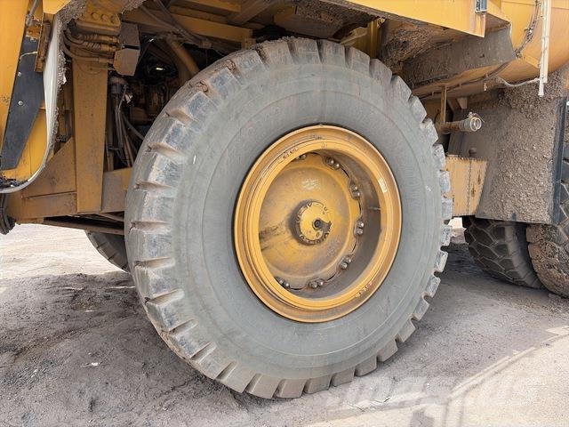 CAT 777F Midjestyrd dumper