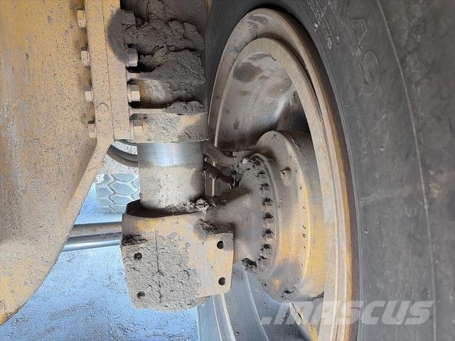 CAT 777F Midjestyrd dumper