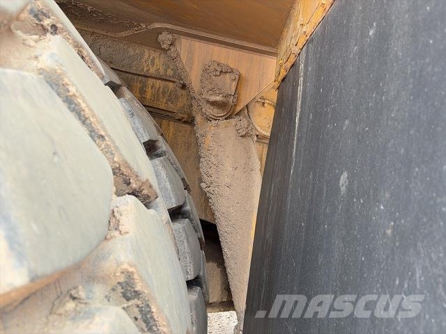 CAT 777F Midjestyrd dumper