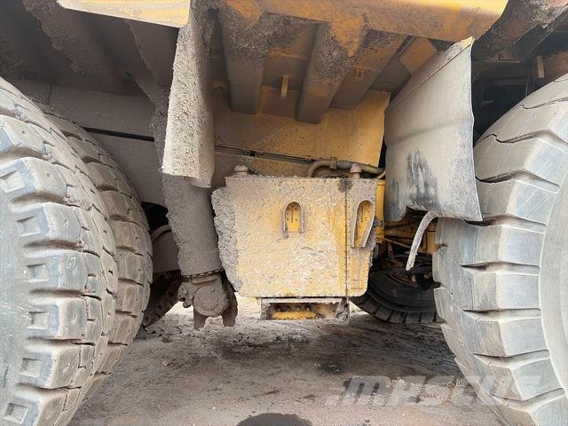 CAT 785B Midjestyrd dumper