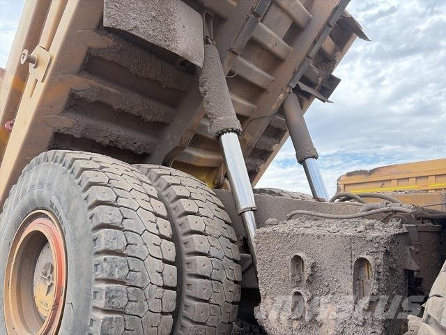 CAT 785B Midjestyrd dumper