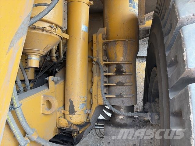 CAT 785B Midjestyrd dumper