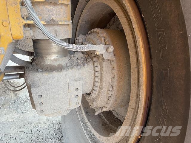 CAT 785B Midjestyrd dumper