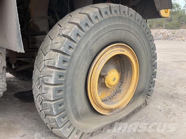 CAT 785B Midjestyrd dumper