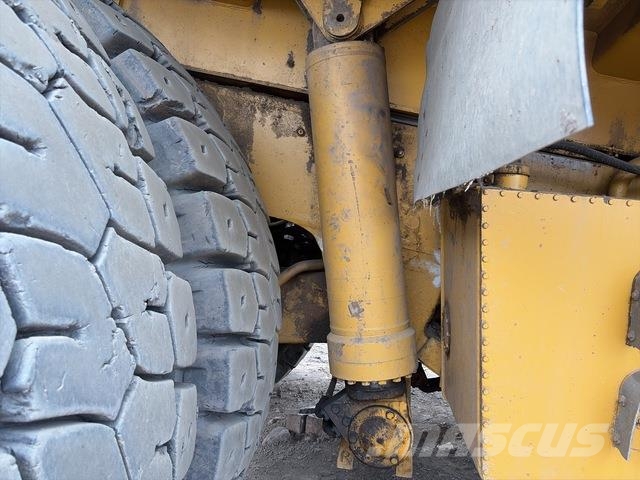 CAT 785B Midjestyrd dumper