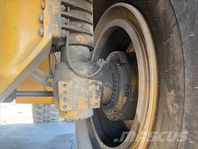 CAT 789B Articulated Haulers