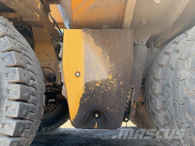 CAT 789B Articulated Haulers