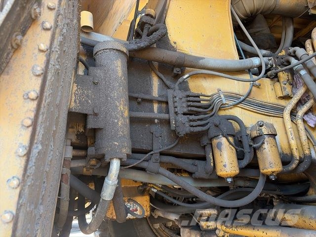 CAT 789B Articulated Haulers