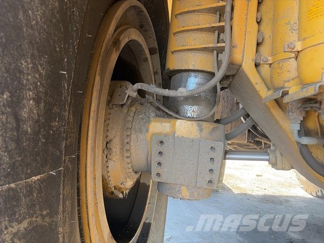 CAT 789B Articulated Haulers