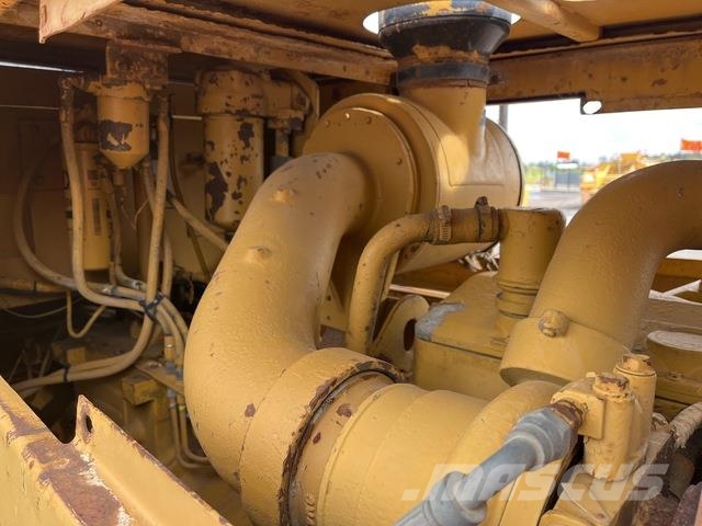 CAT 825C Zemin sıkıştırma makineleri