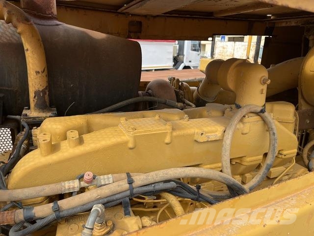 CAT 825C Zemin sıkıştırma makineleri