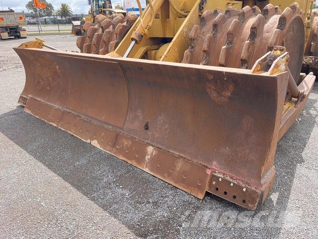 CAT 825C Zemin sıkıştırma makineleri