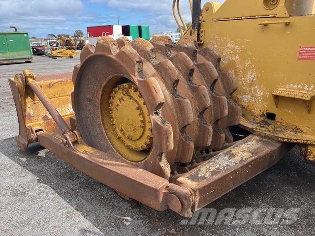 CAT 825C Zemin sıkıştırma makineleri
