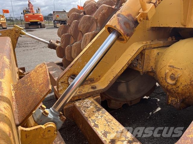 CAT 825C Zemin sıkıştırma makineleri