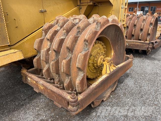 CAT 825C Zemin sıkıştırma makineleri