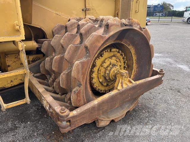 CAT 825C Zemin sıkıştırma makineleri