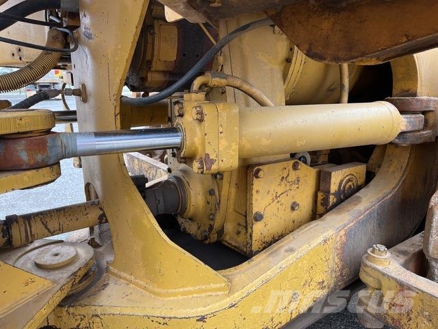CAT 825C Zemin sıkıştırma makineleri