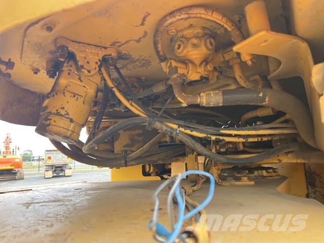 CAT 825C Zemin sıkıştırma makineleri