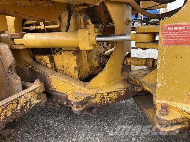 CAT 825C Zemin sıkıştırma makineleri