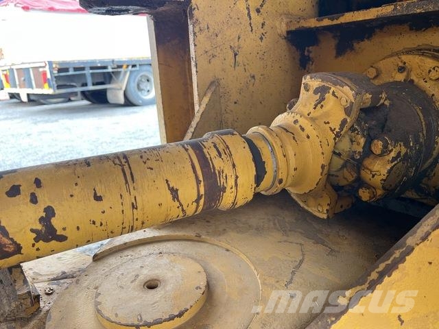 CAT 825C Zemin sıkıştırma makineleri