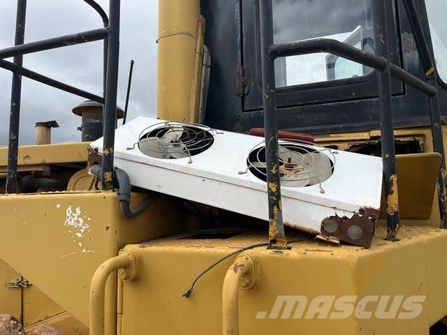 CAT 825C Zemin sıkıştırma makineleri