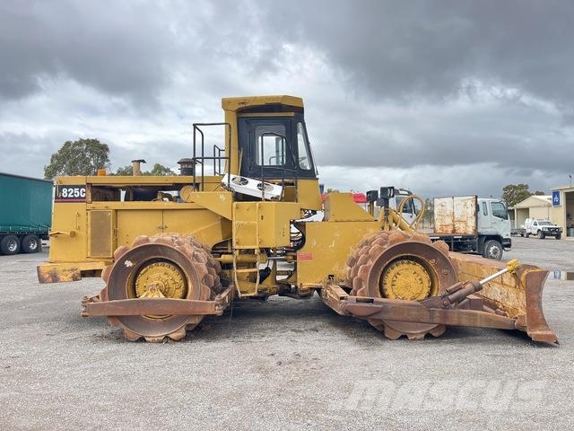 CAT 825C Zemin sıkıştırma makineleri