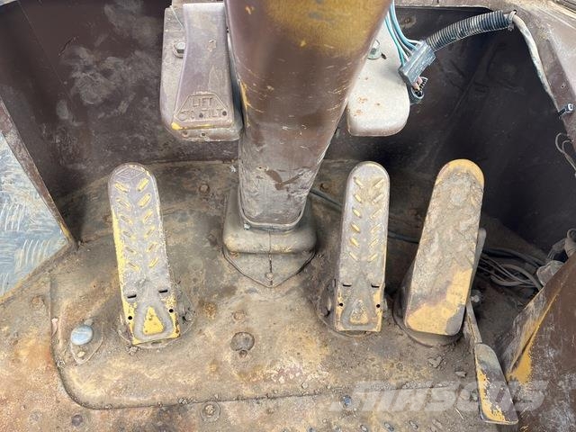 CAT 825C Zemin sıkıştırma makineleri