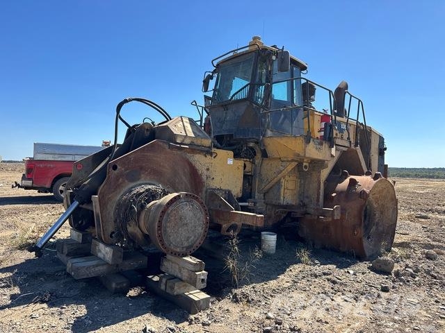 CAT 836K Kompaktorji tal