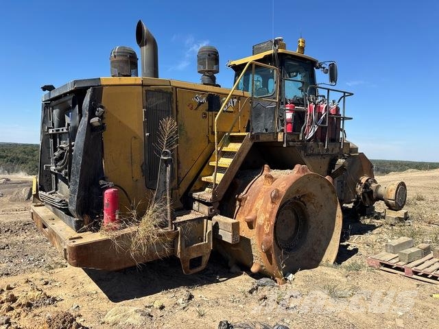 CAT 836K Kompaktorji tal