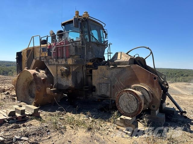 CAT 836K Kompaktorji tal