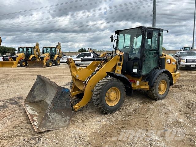 Cat 906Mのホイールローダー・タイヤショベルをオークションで