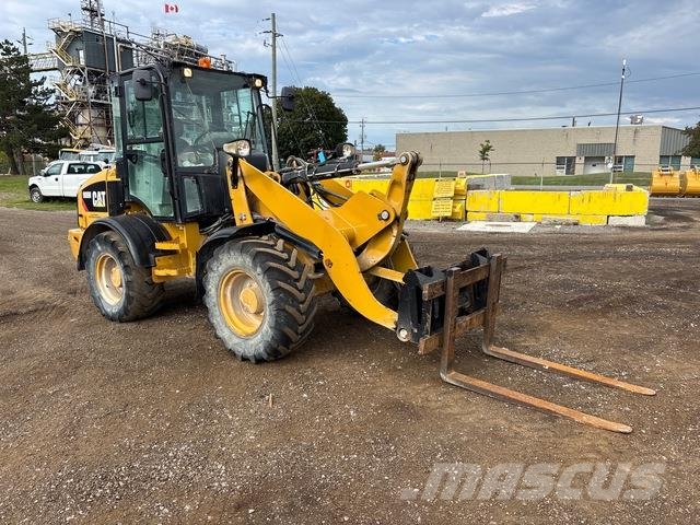 CAT 908M Chargeuse sur pneus