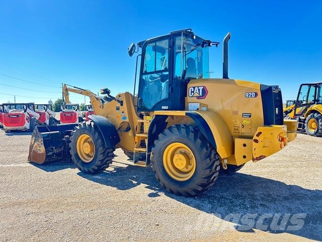CAT 920 Gumikerekes homlokrakodók