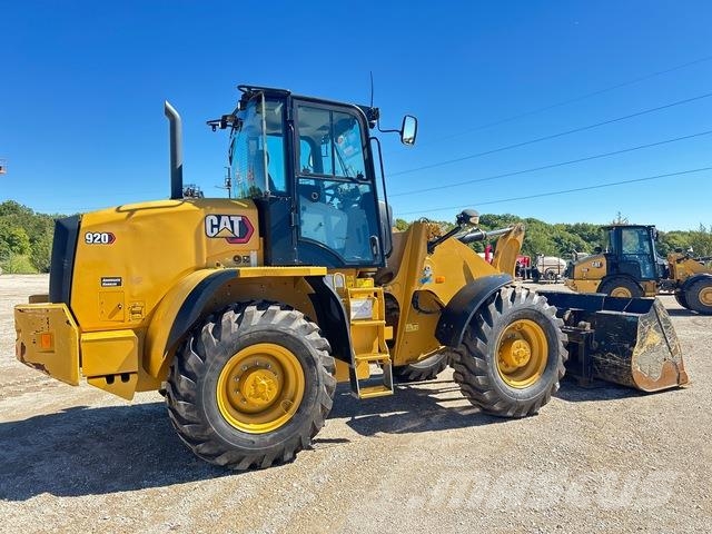 CAT 920 Gumikerekes homlokrakodók