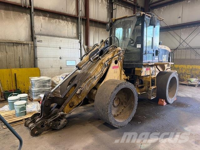 CAT 924G لوادر بعجل