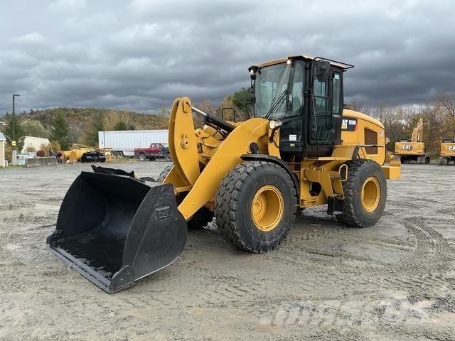 CAT 926 لوادر بعجل