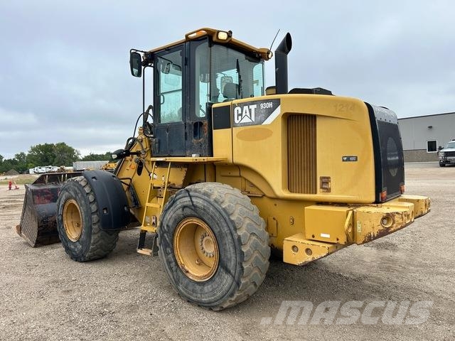 CAT 930H Gumikerekes homlokrakodók