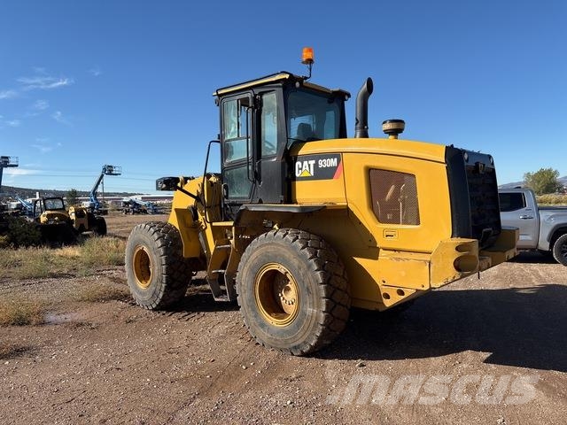 CAT 930M Gumikerekes homlokrakodók