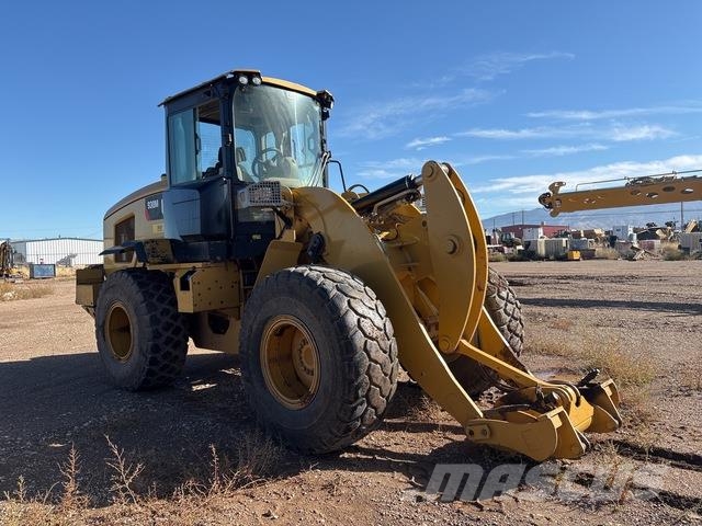 CAT 930M Gumikerekes homlokrakodók