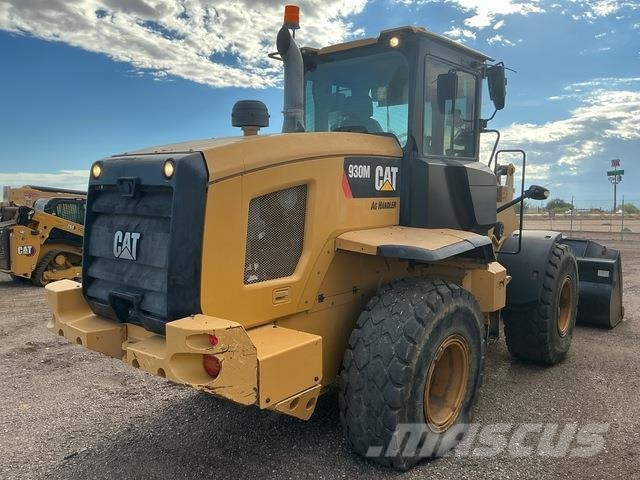 CAT 930M Kolesni nakladalci
