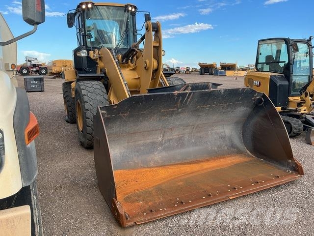 CAT 930M Kolesni nakladalci