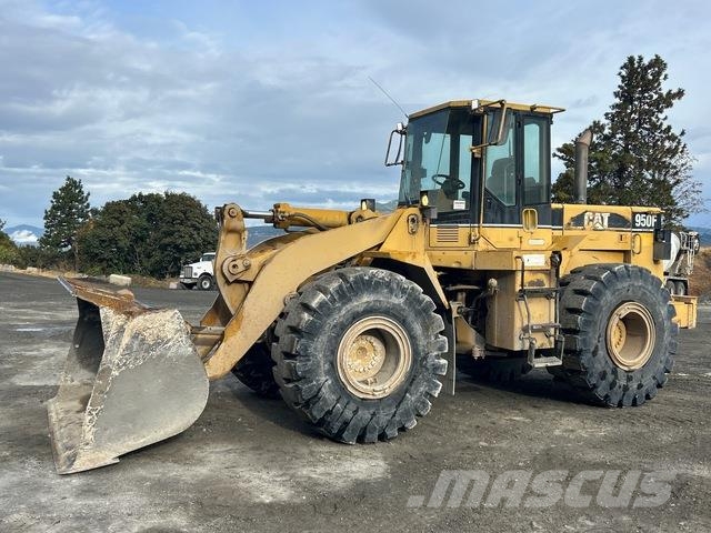 CAT 950F Gumikerekes homlokrakodók