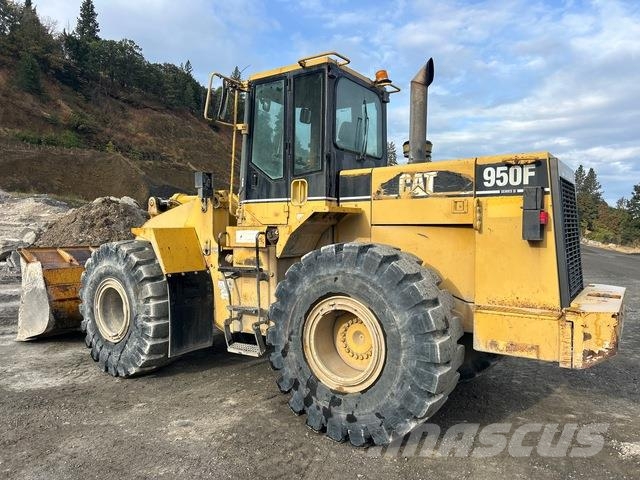 CAT 950F Gumikerekes homlokrakodók