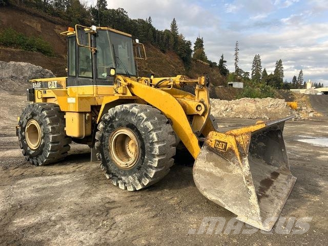 CAT 950F Gumikerekes homlokrakodók