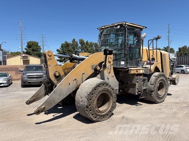 CAT 950K Pale gommate